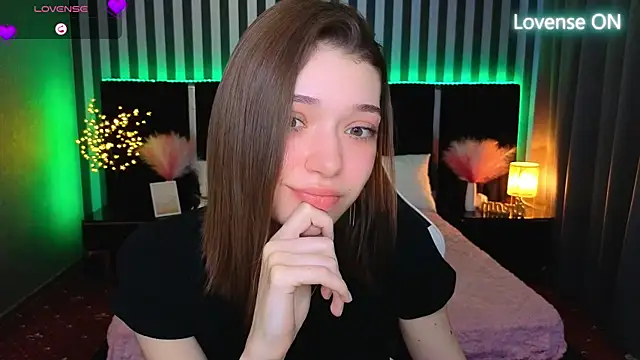 Show modela Cherry_Wipe na web-kameri