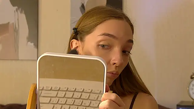 Chat +18 de VirginiCruz ao vivo