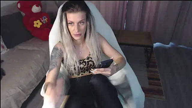 aryanne98 – webcam-show