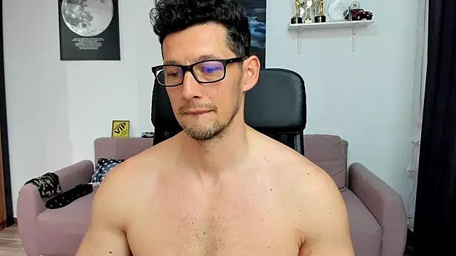 BrutusK08 Live XXX-Chat
