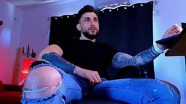 MightyAaron66 Webcam Show
