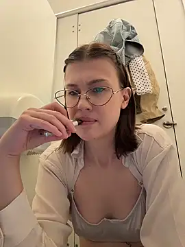 RinaCat Adlı Modelin Canlı XXX Sohbeti