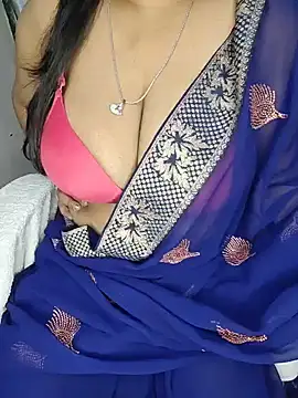 Curvy_Pooja Live XXX-Chat
