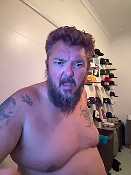 TatooedBear Adlı Modelin Canlı XXX Sohbeti