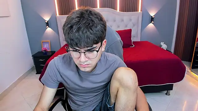 Tommy18__ – Live XXX-chat