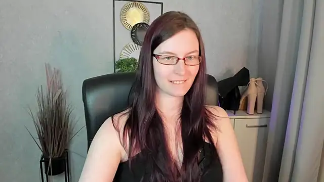 XXX chat uživo modela emmaxDelight