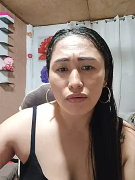 Filipina_Desire Adlı Modelin Canlı XXX Sohbeti