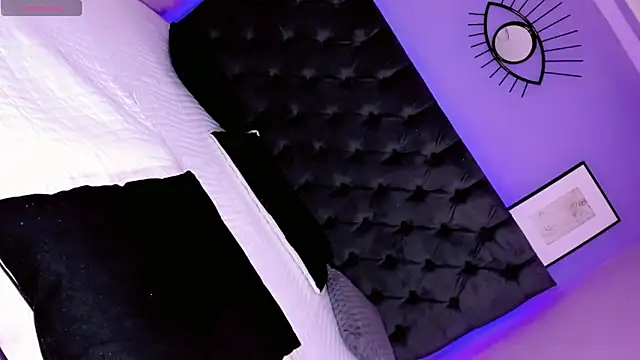 XXX chat uživo modela CALLMEATENEA