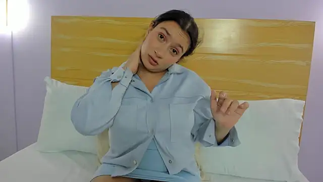 Chat +18 de kira_relish ao vivo