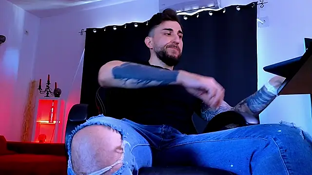 MightyAaron66 Webcam Show
