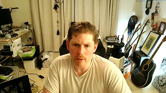 9VOLTT Show in webcam