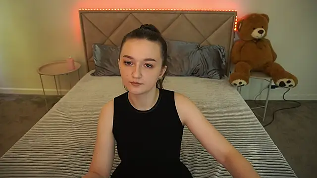 CyrenaLuxen Live XXX chat