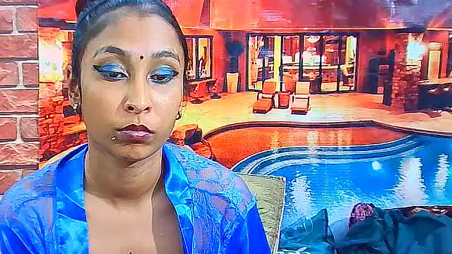 Chat +18 de IndianSexyButt ao vivo