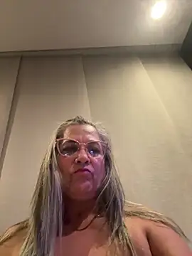 Misevien Live XXX chat