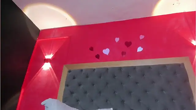 YayaHilton 라이브 XXX 채팅