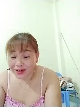 XXX chat uživo modela Moubie1