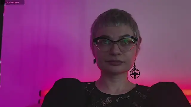 Chat +18 de CyberXGoddess ao vivo