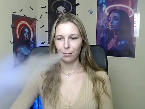 StrangerGi's Live XXX Chat