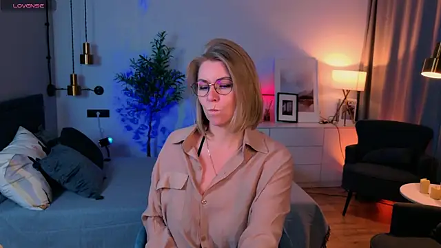 Chatroom XXX en direct de Annie_Light