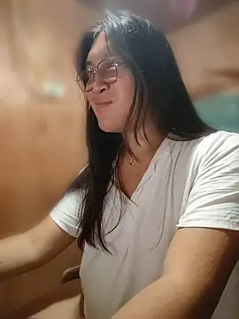 Romantic_Sabrina Pertunjukan Webcam