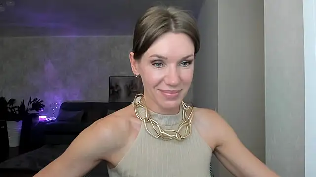 miababemi09 élő XXX-chatje