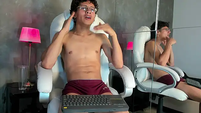 Ethan_todd Webcamshow