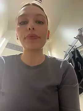 Онлайн чат XXX LeiaMood