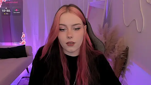 Онлайн чат XXX CoraMiel