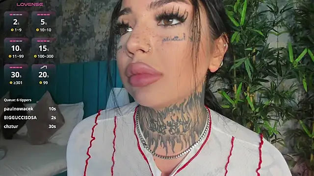 Chatroom XXX en direct de CreamyInkky_