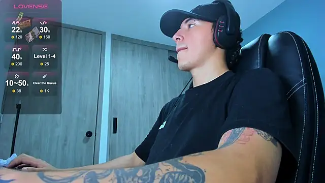 Lobo_17_ Chat XXX in diretta