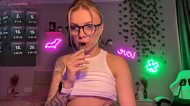 CandyRass' Live XXX Chat
