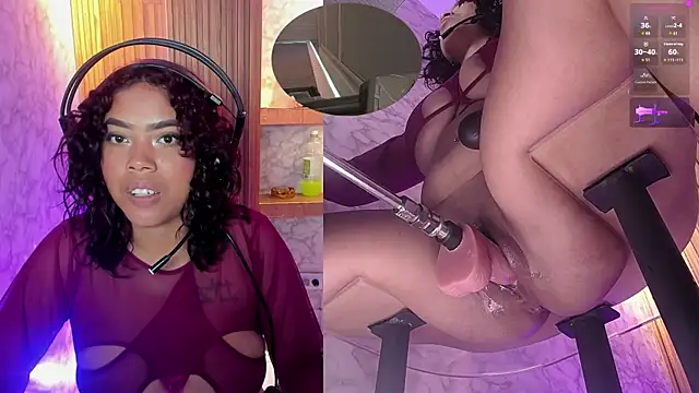 NinaCapelli's Live XXX Chat