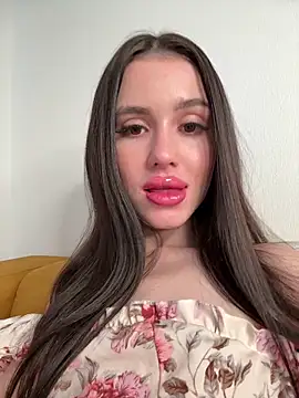 SofiaLaLight Adlı Modelin Canlı XXX Sohbeti