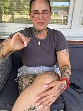 Chat +18 de NyxTattoo ao vivo