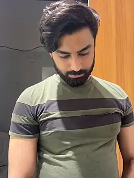 Royalboy_03 Adlı Modelin Canlı XXX Sohbeti