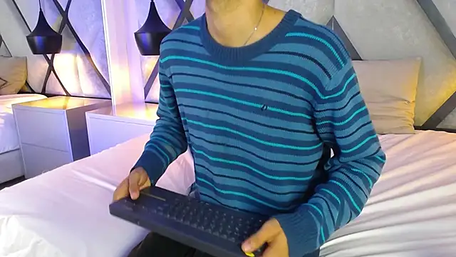 EnzoHunters' Live XXX Chat