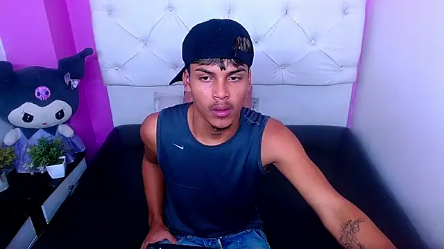 Angel_foxc13 Webcam Show