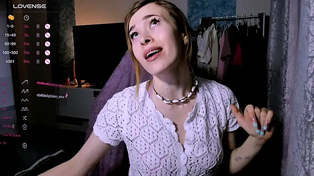 ZoyaMill élő XXX-chatje