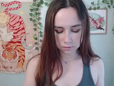 Chat XXX en directo de VeryVeryVeryShy_
