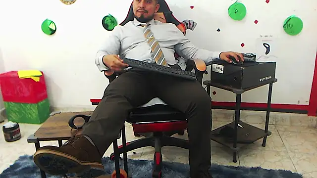 Chat XXX en directo de KalethBigDick