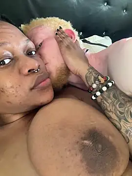 BonnyMolhada's Live XXX Chat