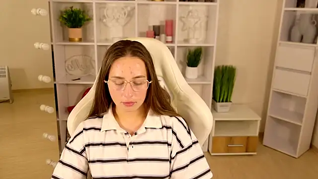NadinnL Chat XXX live