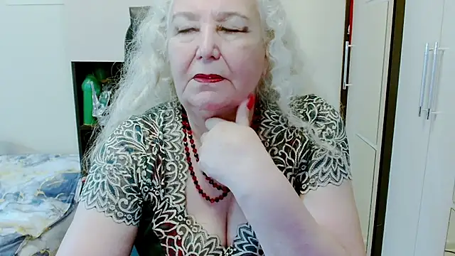 Chat +18 de GrannyAlisa ao vivo