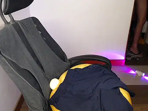 Hot_Muscle69 现场XXX聊天