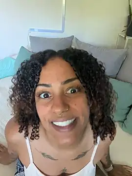 SweetPetiteNoir Chat XXX live