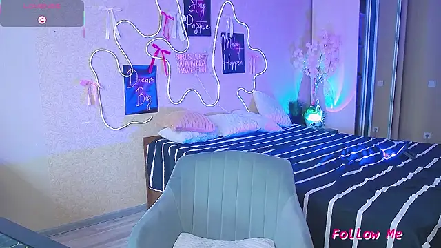 Lillianhot68 Adlı Modelin Canlı XXX Sohbeti