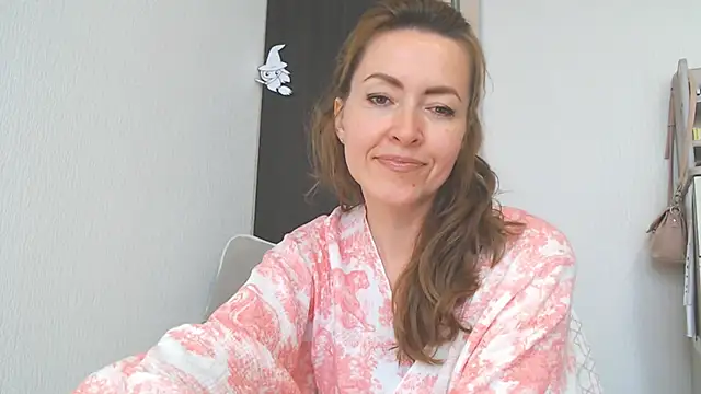 NicoleEunice87 Adlı Modelin Canlı XXX Sohbeti