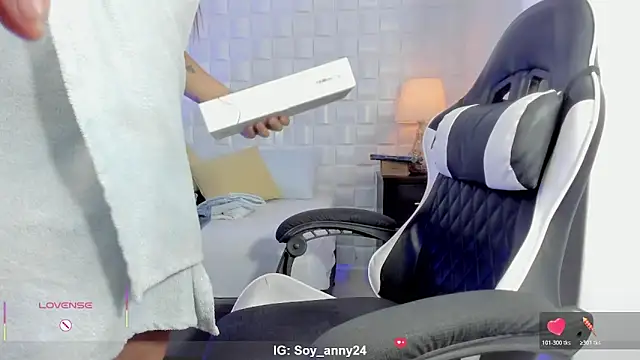 anny_rouse24's Live XXX Chat