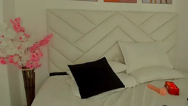 Samantha_Sra_'s Live XXX Chat