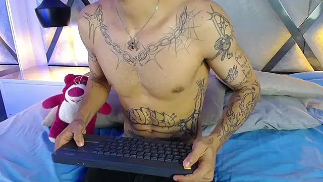 EnzoHunters Webcamshow